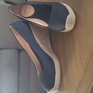 Like new black JCrew woman's size 10 espedrilles.